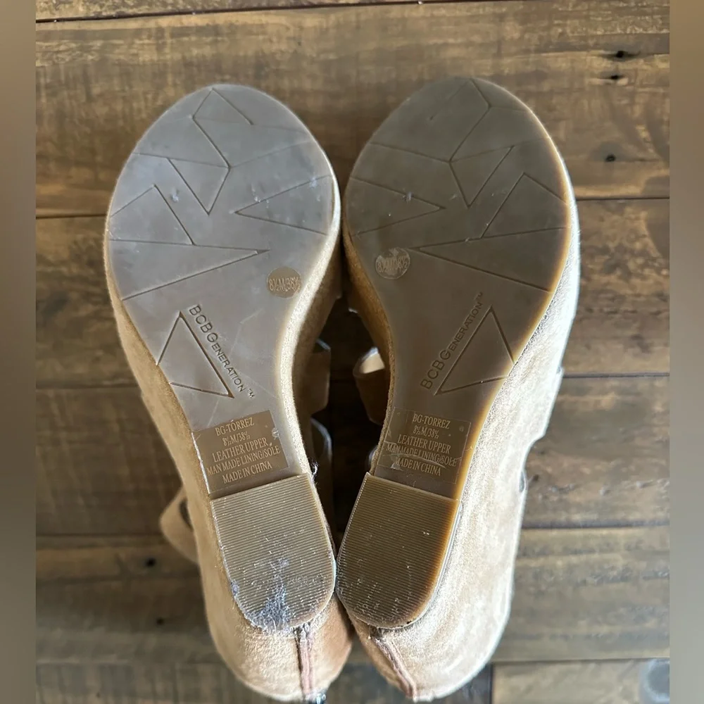 BCBGeneration Torrez Wedge‎ Sandals - Size 8.5